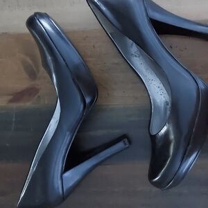 GUESS heels,black, size 7M